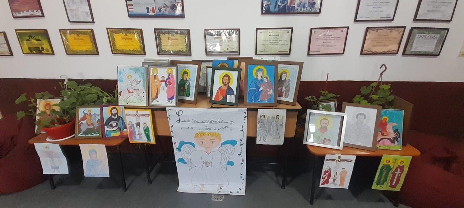 Lumina credinței în chipuri și culori  326501