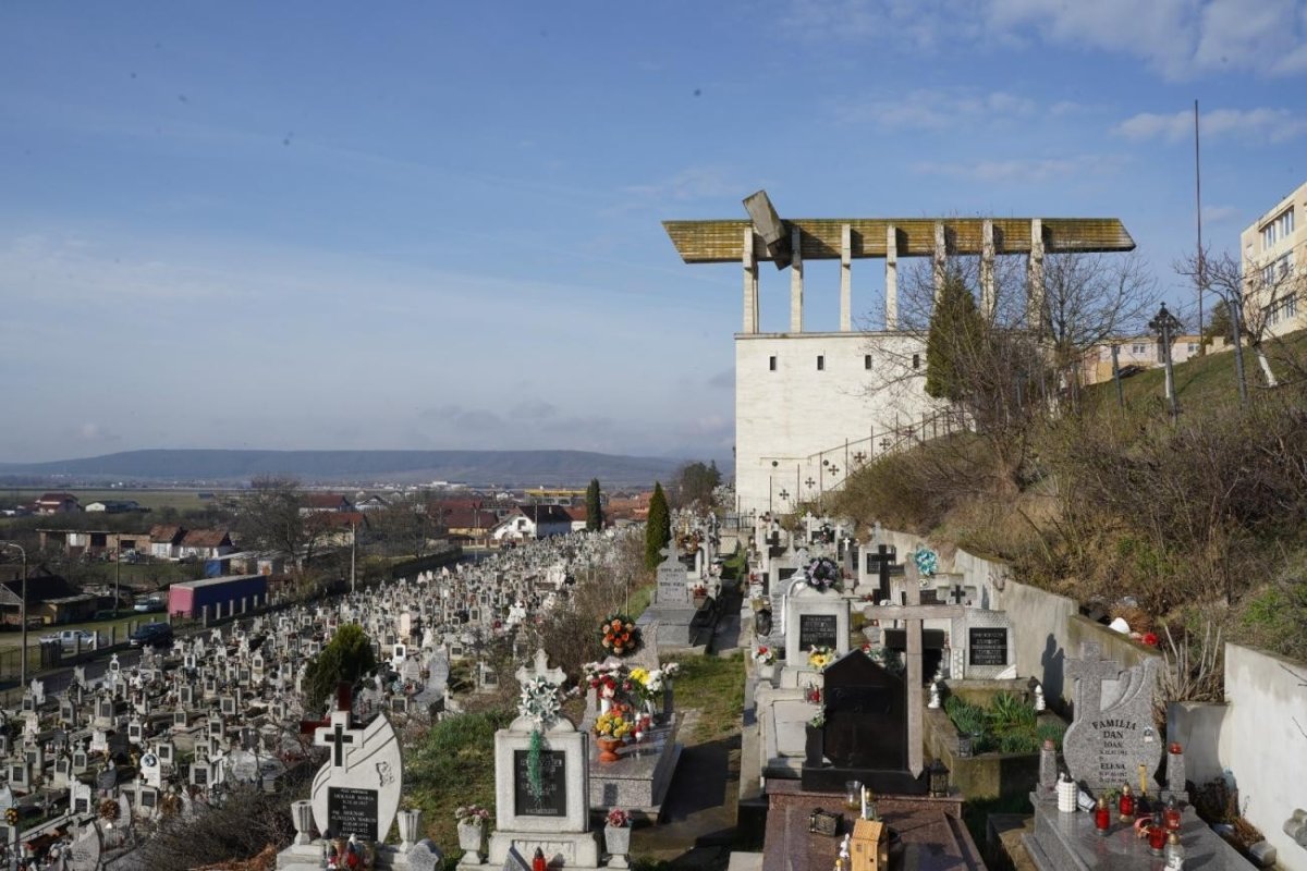 Hramul Mănăstirii „Sfânta Cruce” de la Aiud 326721