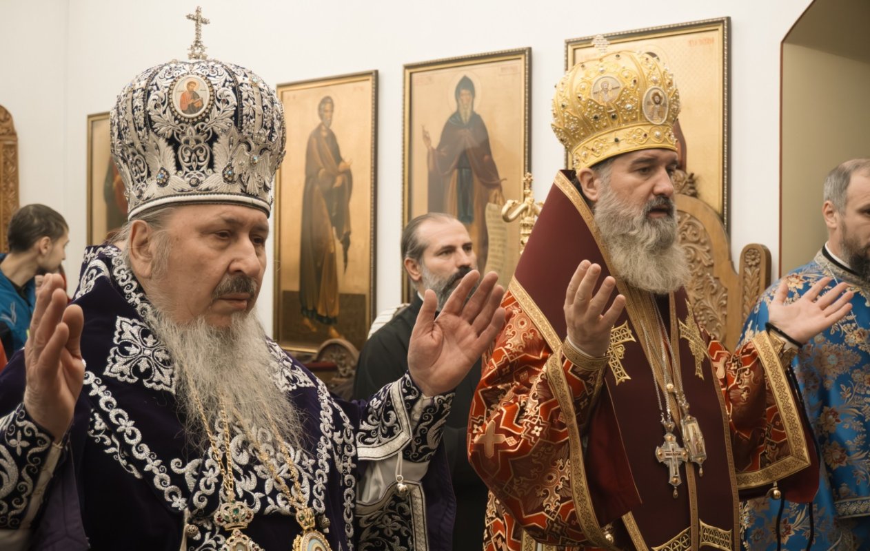 Slujire arhierească la Paraclisul mitropolitan din Chișinău 326725