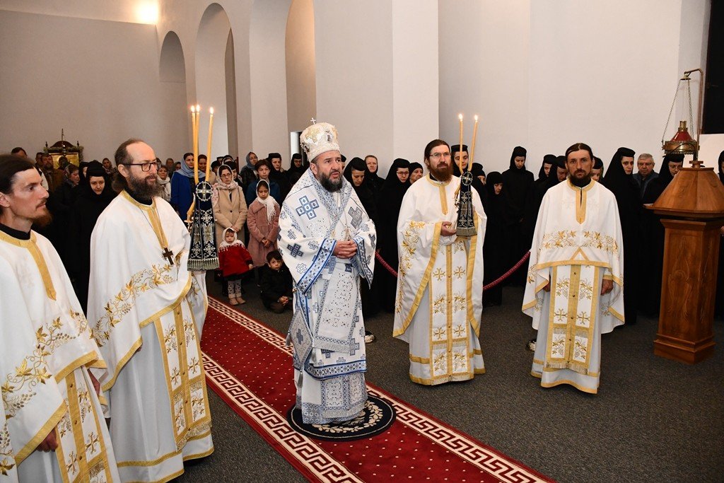 Sărbătoare la Mănăstirea Nera din județul Caraș-Severin 326982