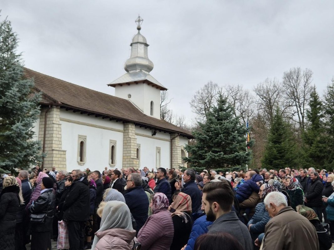 Sfânta Liturghie arhierească la Mănăstirea „Buna Vestire” de la Pătrângeni, Alba 326925