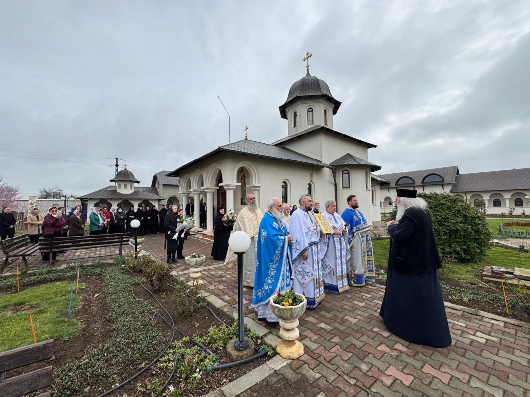 Vizită pastorală la Schitul Sânandrei Colonie din Timiș 326939