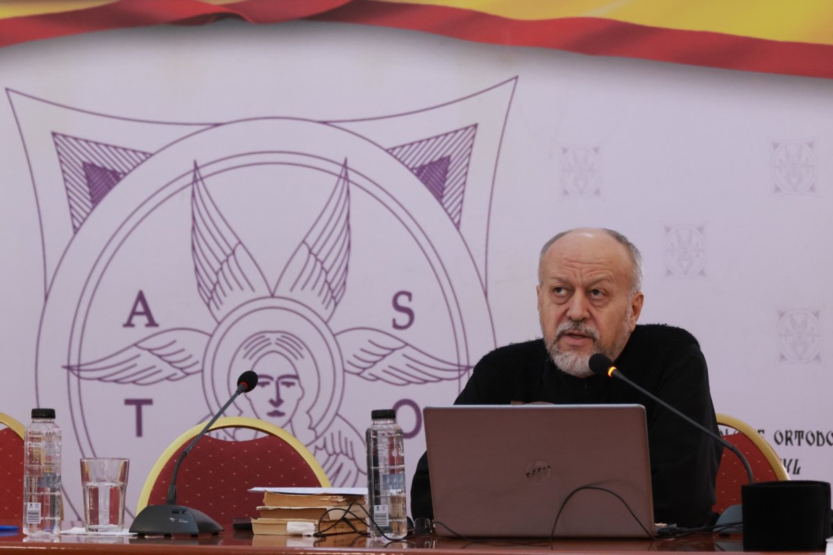 Voluntarii ASTO în sesiune de formare la Mănăstirea Caraiman 326952