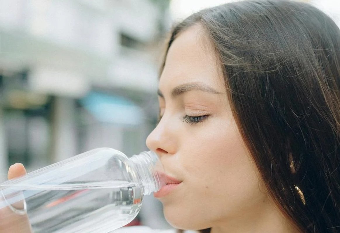 Câtă apă trebuie să bem pentru buna funcționare a rinichilor 326988