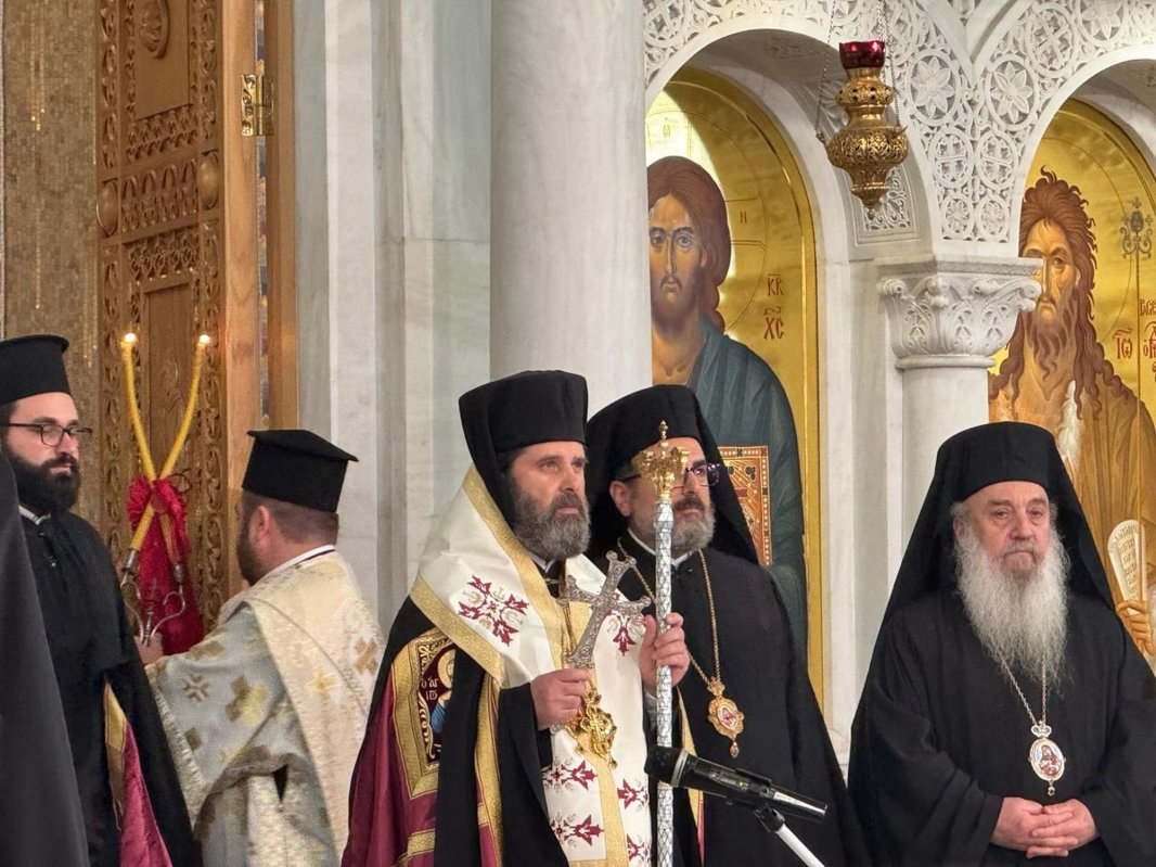 Întronizarea noului Întâistătător al Bisericii Ortodoxe a Albaniei 327211