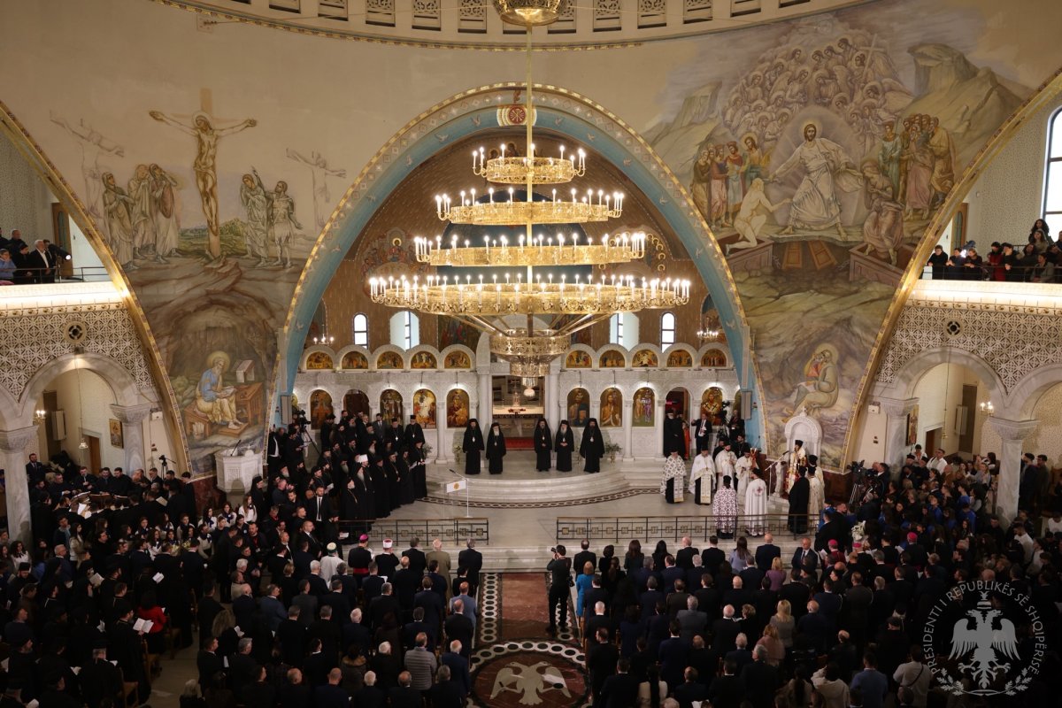 Întronizarea noului Întâistătător al Bisericii Ortodoxe a Albaniei 327217