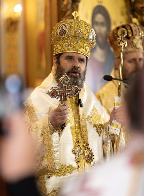 „Prin mesajul nostru frățesc ne exprimăm bucuria de a fi părtași la sărbătoarea Bisericii Ortodoxe a Albaniei” 327126