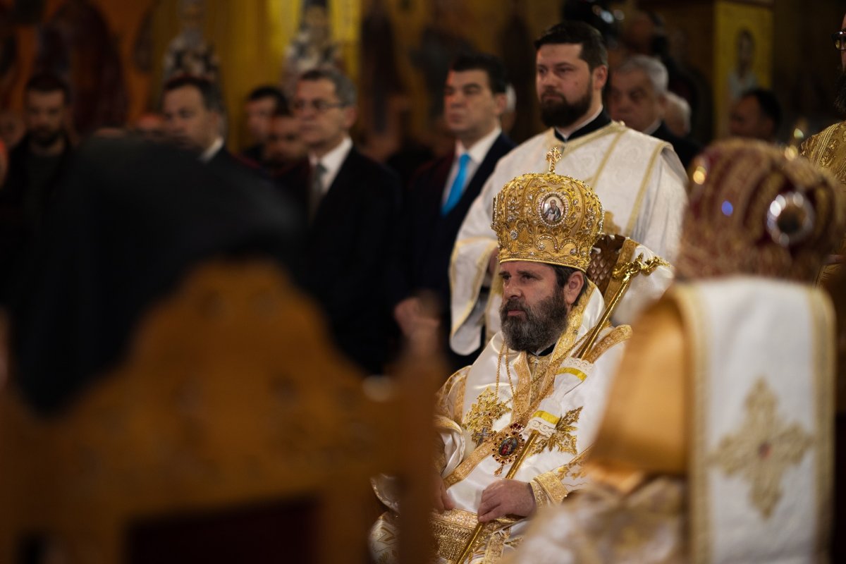 „Prin mesajul nostru frățesc ne exprimăm bucuria de a fi părtași la sărbătoarea Bisericii Ortodoxe a Albaniei” 327127