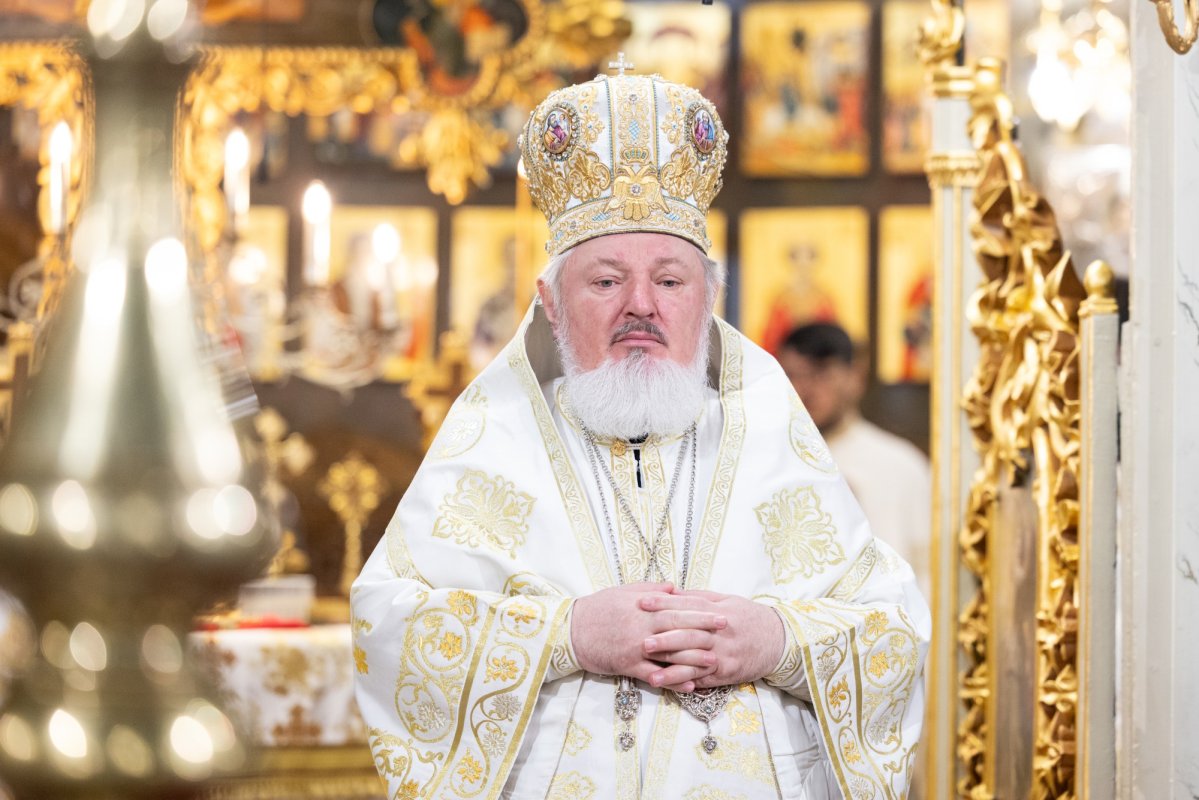 Slujire arhierească la Catedrala Mitropolitană „Sfântul Spiridon”-Nou 327277