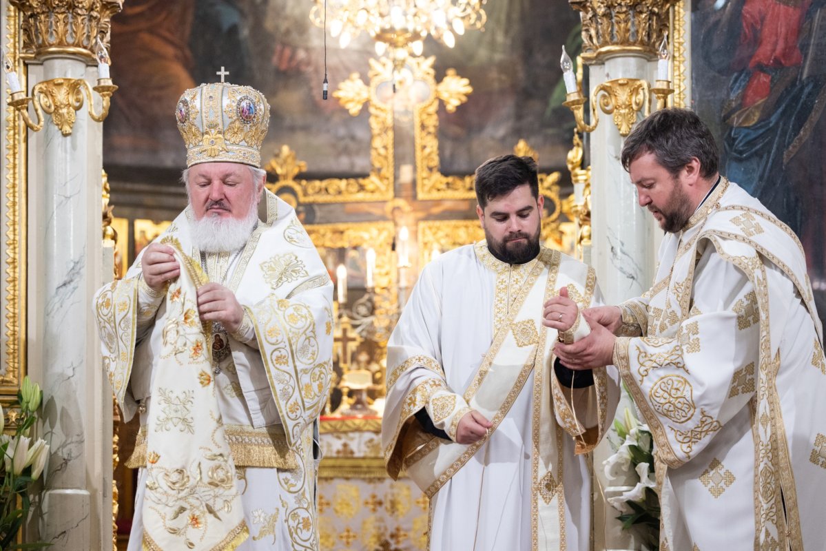 Slujire arhierească la Catedrala Mitropolitană „Sfântul Spiridon”-Nou 327280