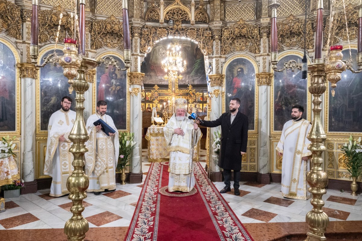 Slujire arhierească la Catedrala Mitropolitană „Sfântul Spiridon”-Nou 327283