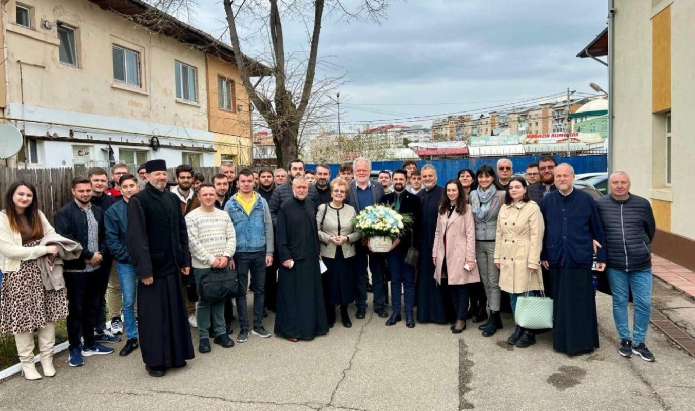 Activități dedicate tinerilor în Târgoviște 327381