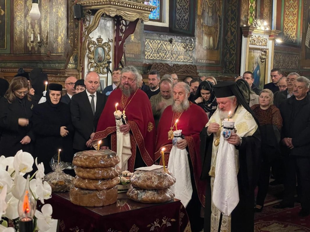 Binecuvântare arhierească în Parohia Mărăței, Neamț 327359