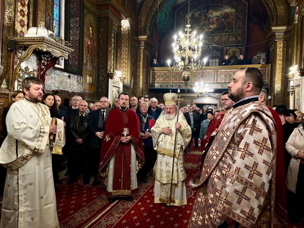 Binecuvântare arhierească în Parohia Mărăței, Neamț 327360