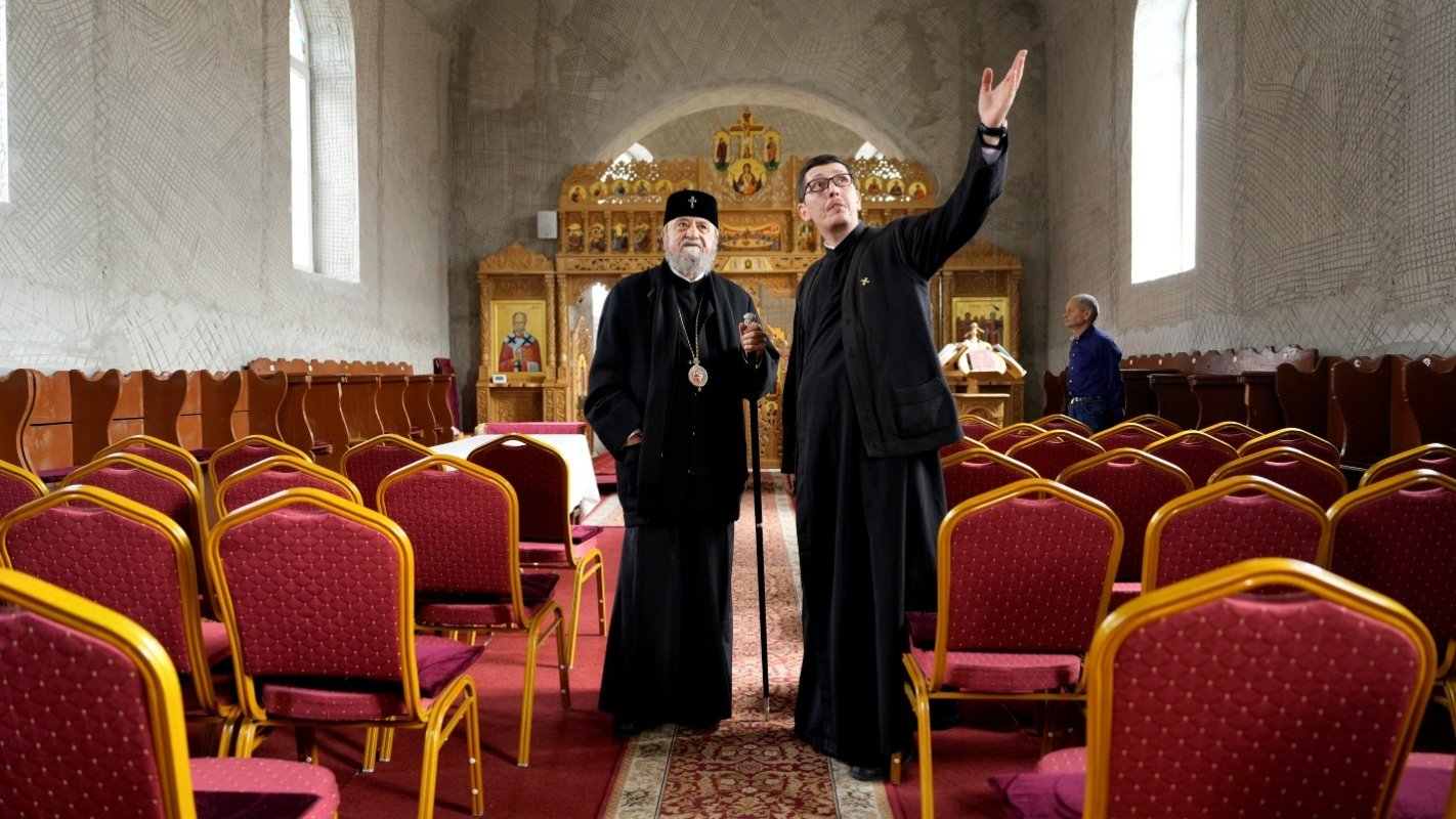 Liturghie arhierească în Biserica „Buna Vestire” din Velț, judeţul Sibiu 327345