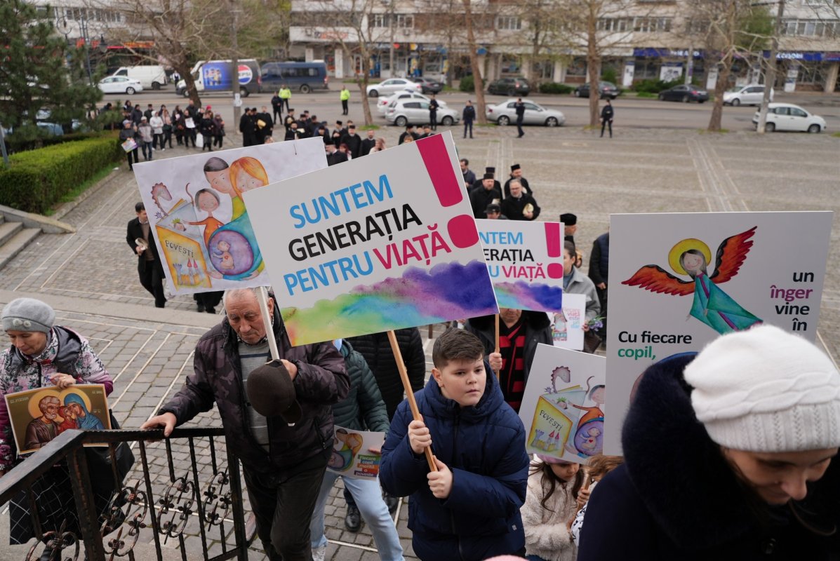 Manifestări dedicate lunii pentru viață în Arhiepiscopia Dunării de Jos 327374