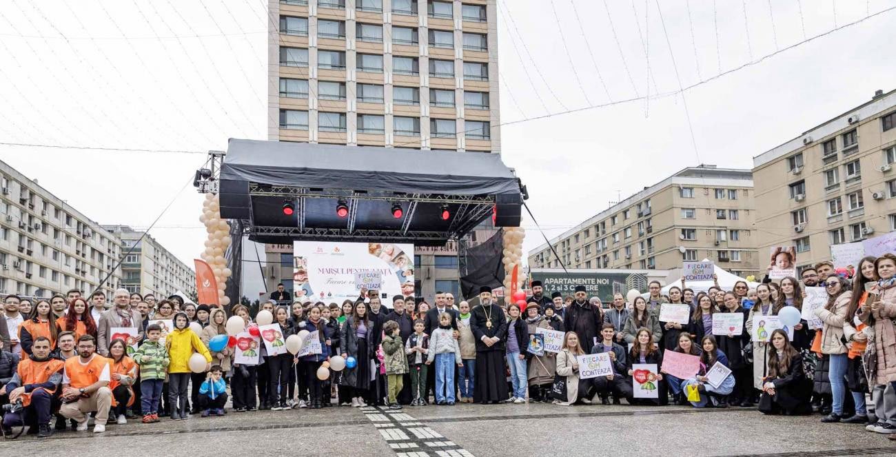 „Marșul pentru viață” de la Iași a adunat aproximativ 3.500 de participanți 327390