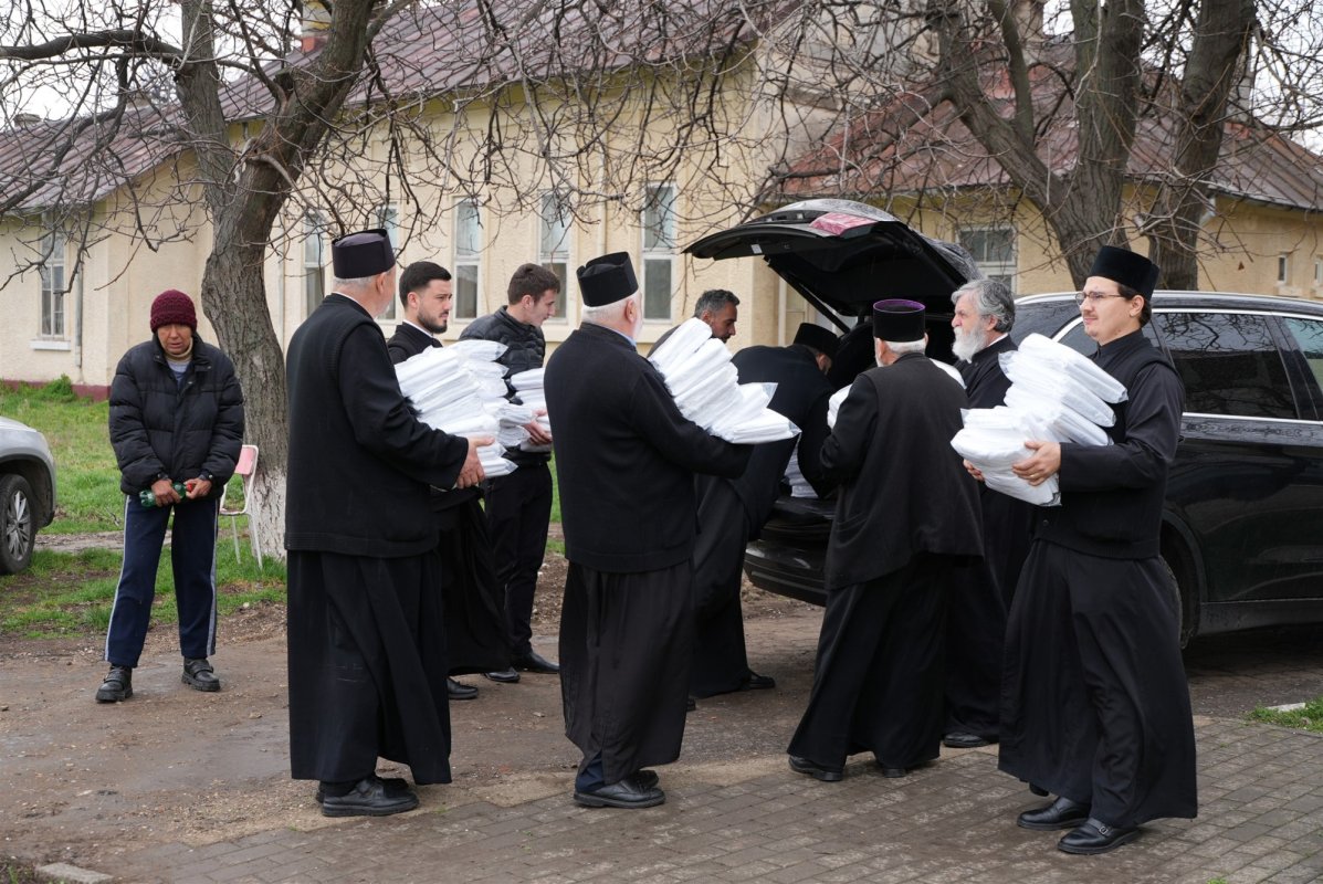 Acțiune filantropică la un centru social din localitatea gălățeană Pechea 327436