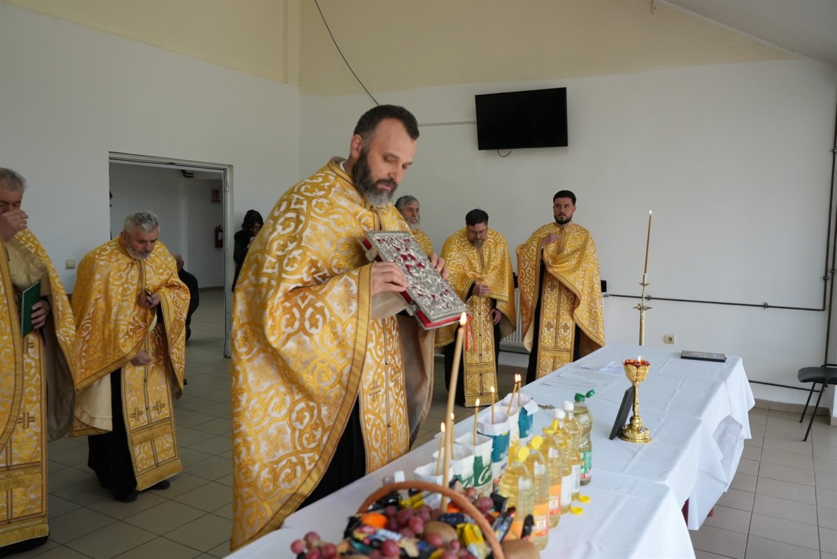 Acțiune filantropică la un centru social din localitatea gălățeană Pechea 327437