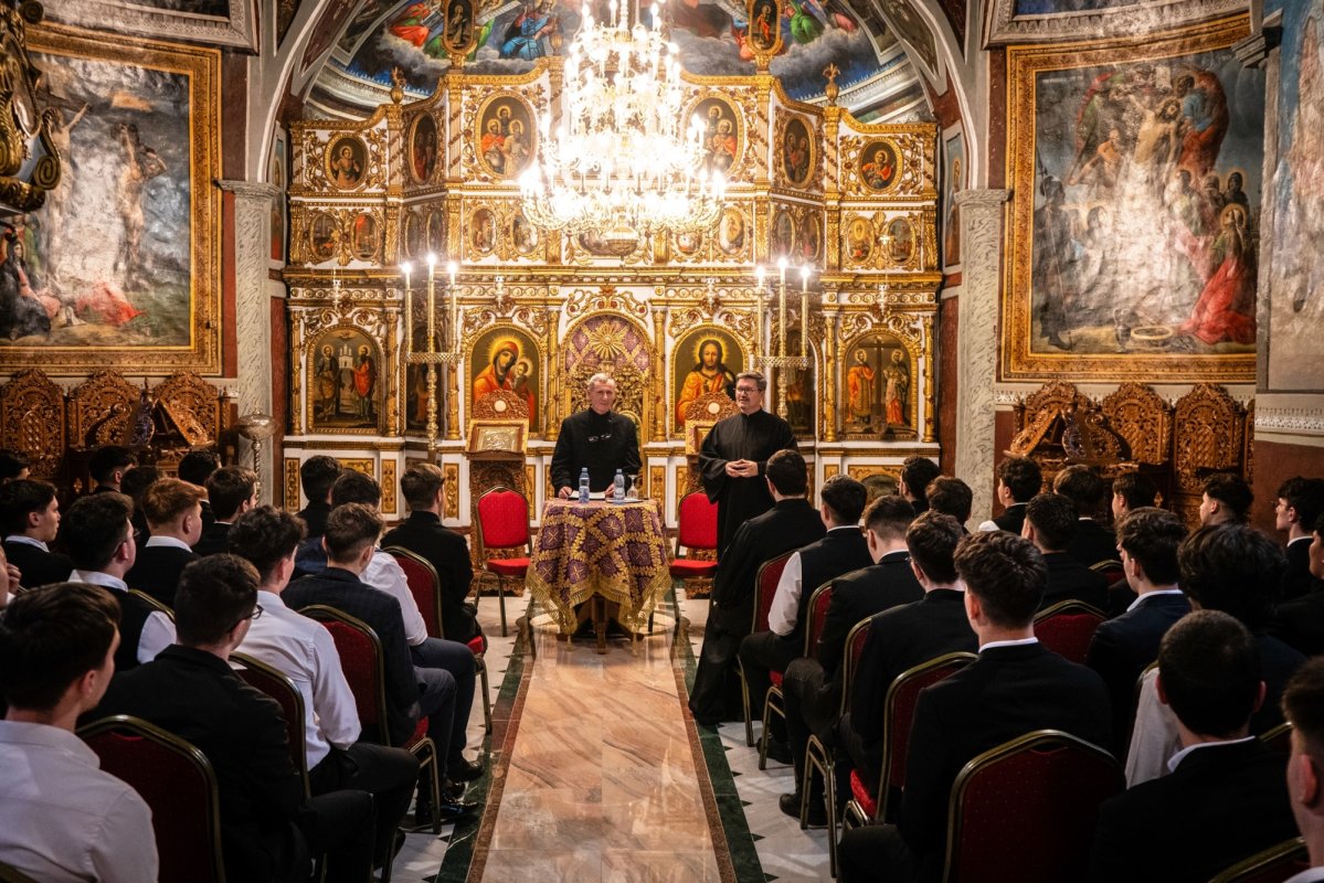 Conferință dedicată Centenarului Patriarhiei la Seminarul Teologic Ortodox din Buzău 327455