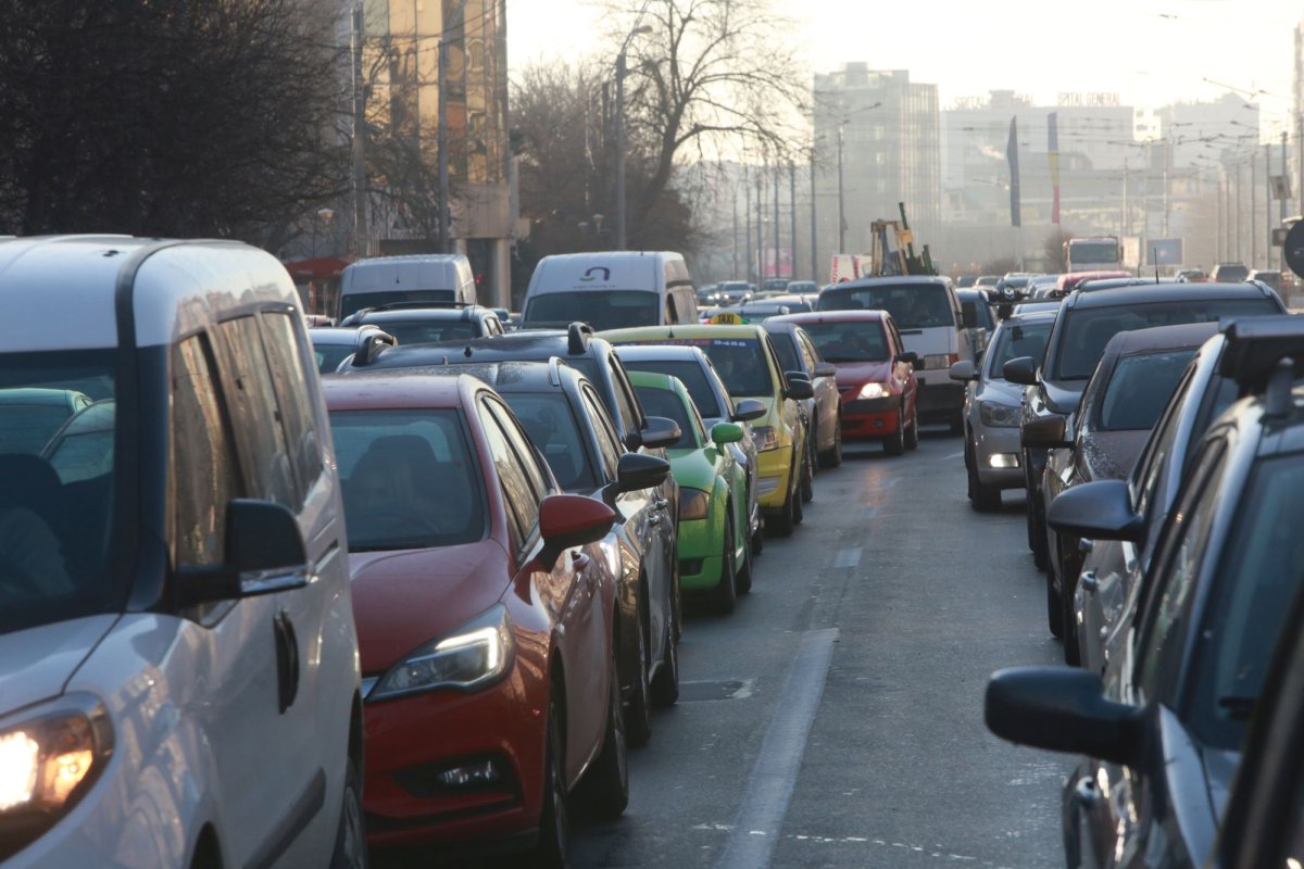 Încă trei luni de plafonare la RCA 327413