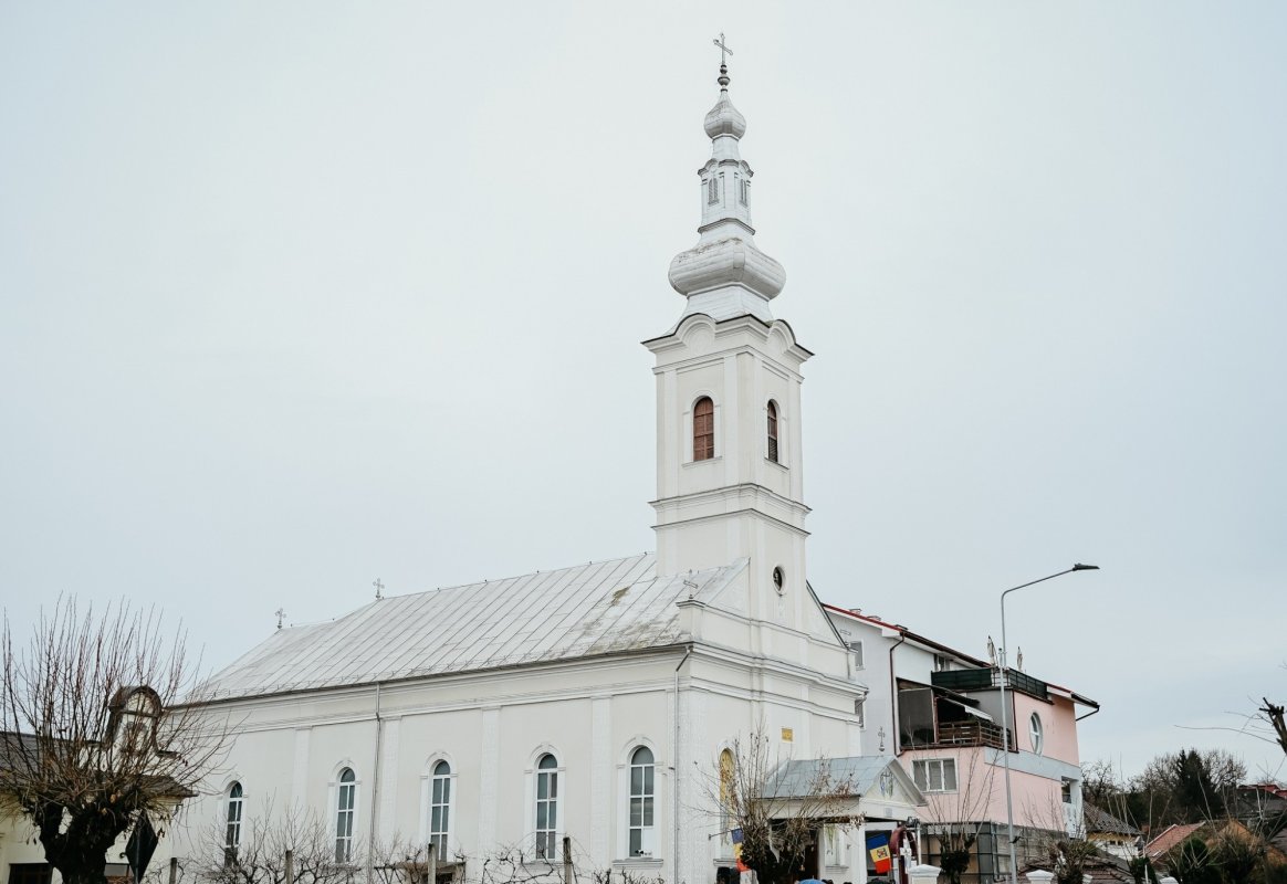 Resfințirea Bisericii „Sfinții Arhangheli Mihail și Gavriil” din Dej 327428