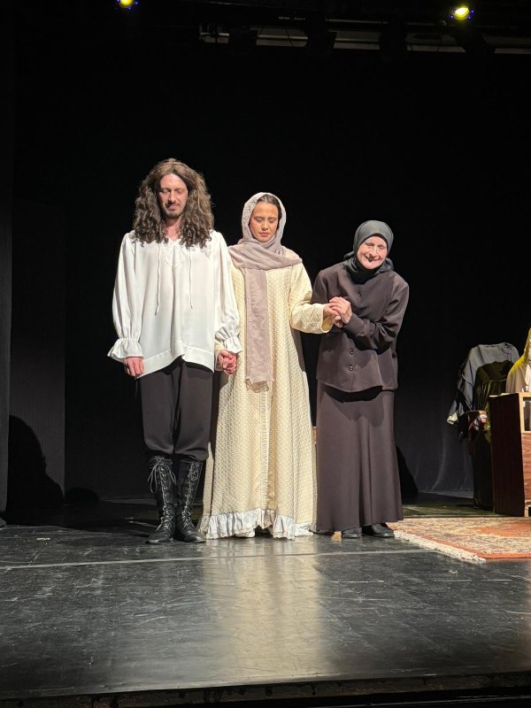 Seară culturală la Teatrul Metropolis 327449