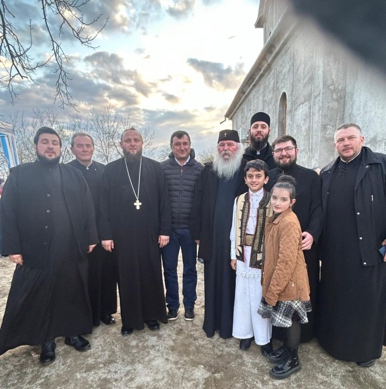 Taina Sfântului Maslu și sfințire de clopot în Filia Spata, Timiș 327441