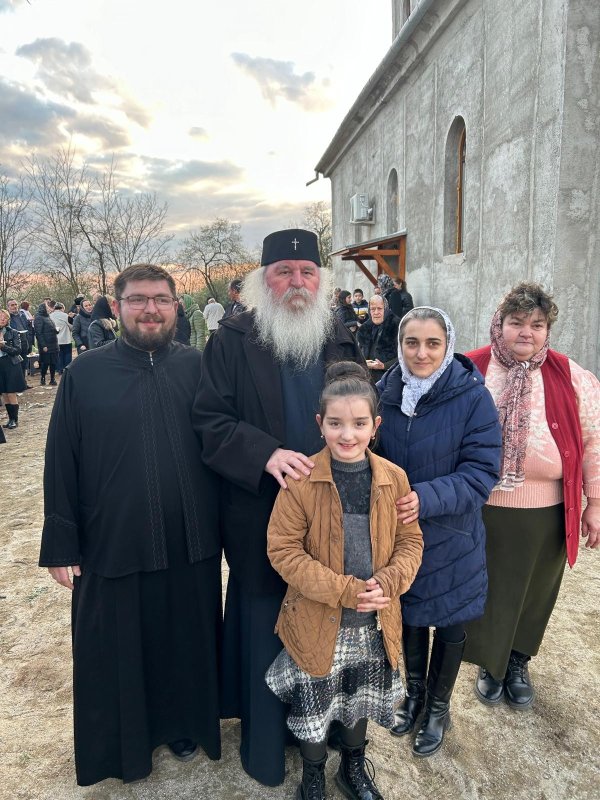 Taina Sfântului Maslu și sfințire de clopot în Filia Spata, Timiș 327443