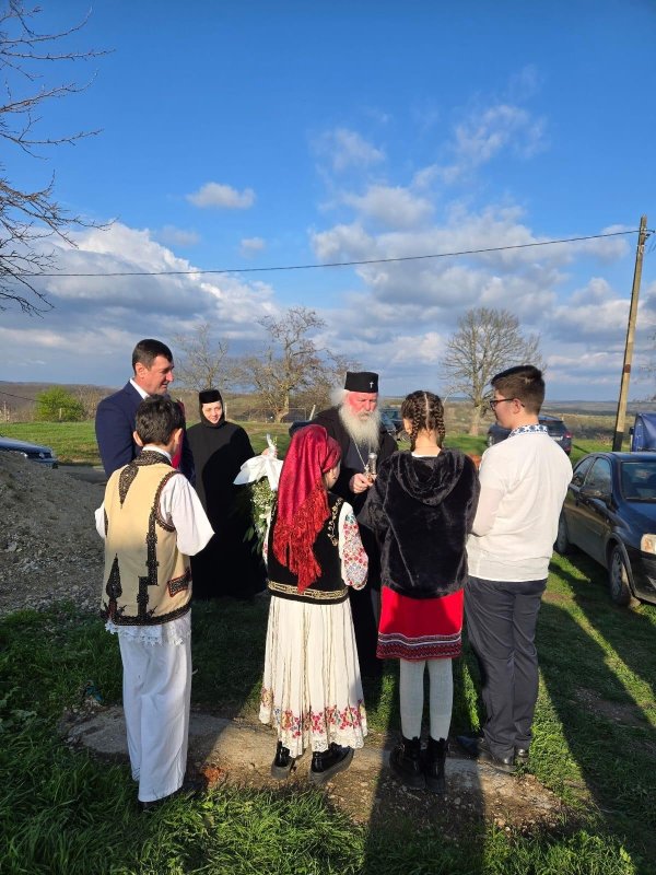 Taina Sfântului Maslu și sfințire de clopot în Filia Spata, Timiș 327445