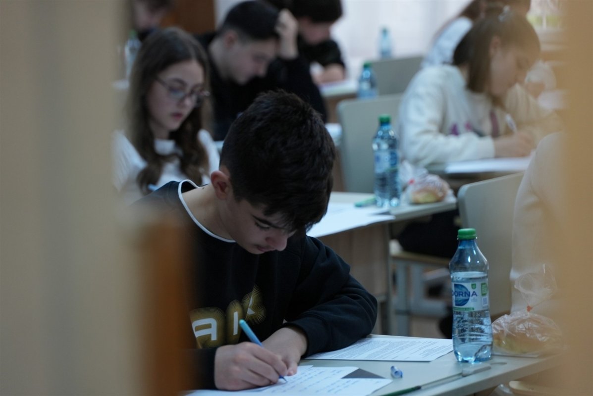 Activități pentru dezvoltarea armonioasă a tinerilor la Dunărea de Jos 327525