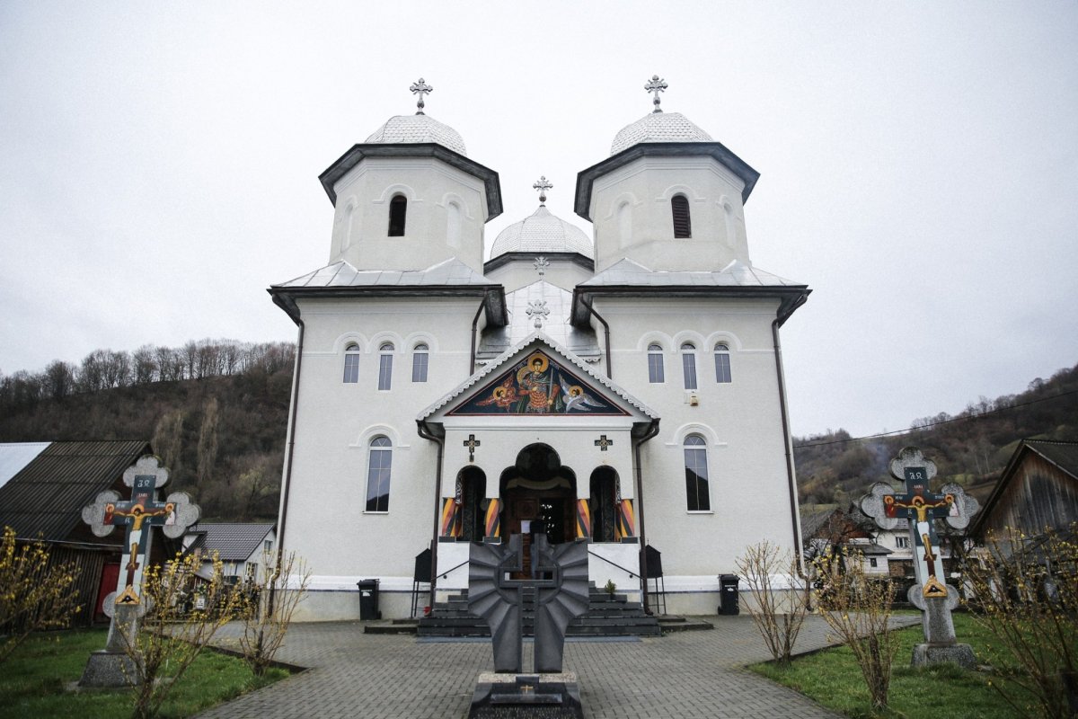 Slujire arhierească la Bichigiu, satul natal al Sfântului Atanasie Todoran 327491