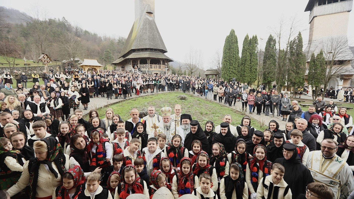 Slujire arhierească la Mănăstirea Bârsana, Maramureş 327489