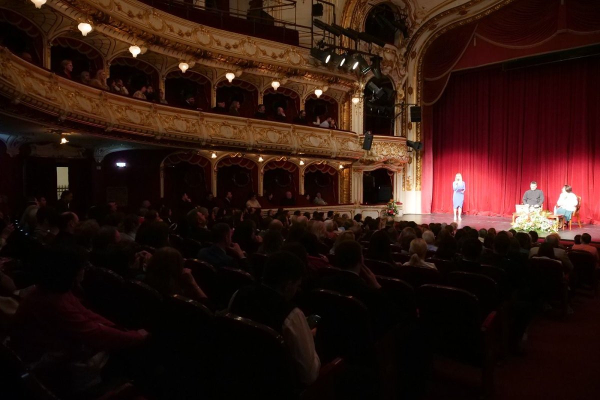 „Liniștea interioară și zgomotul lumii” - dialog între teologie, știință și psihologie, la Oradea 327594