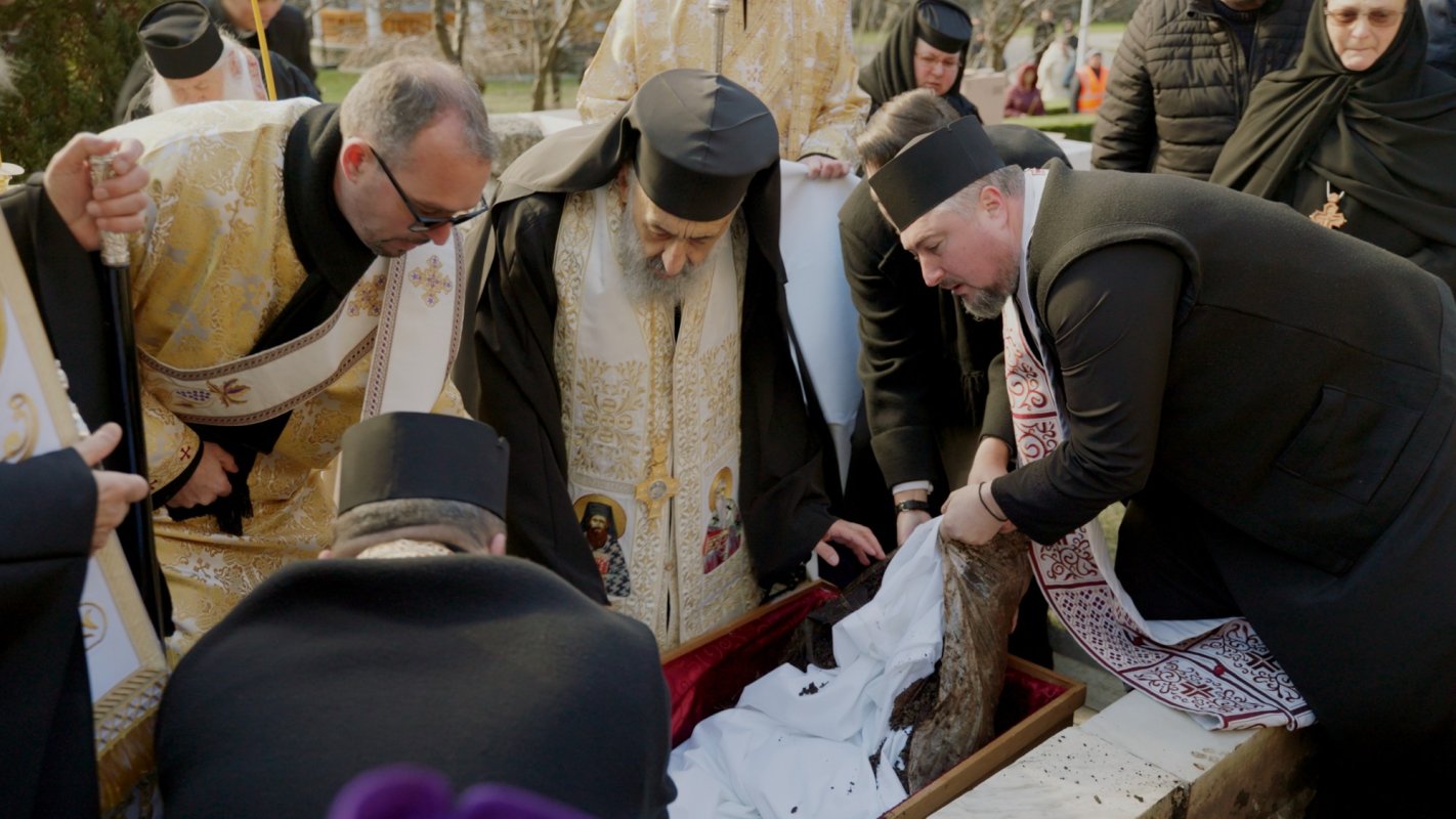 Aflarea moaștelor Sfântului Cuvios Dometie cel Milostiv de la Râmeț 327634