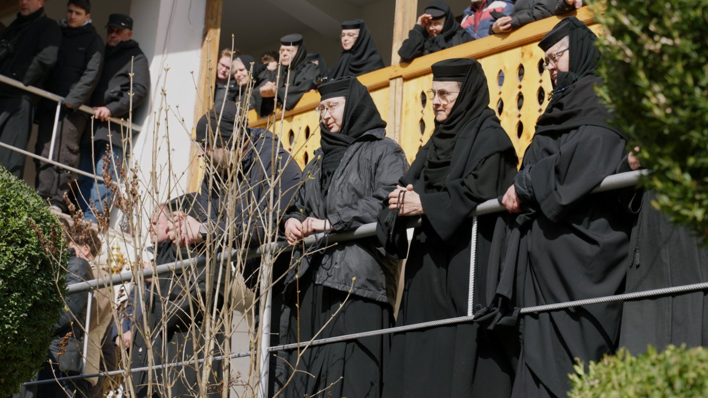 Aflarea moaștelor Sfântului Cuvios Dometie cel Milostiv de la Râmeț 327636