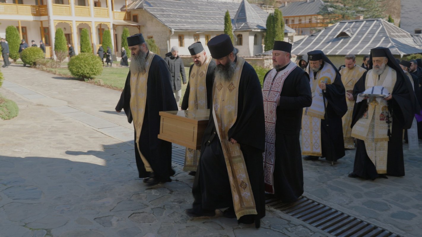 Aflarea moaștelor Sfântului Cuvios Dometie cel Milostiv de la Râmeț 327638