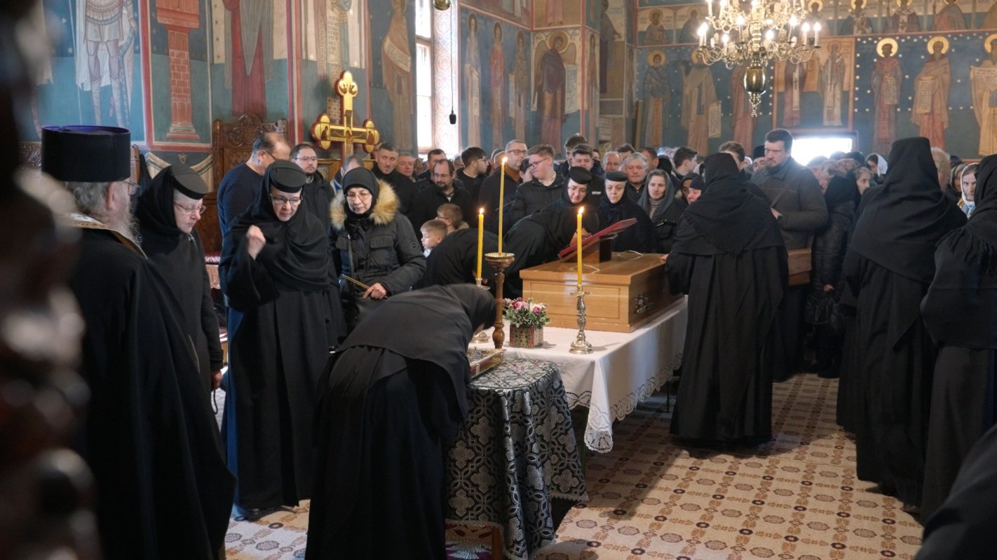 Aflarea moaștelor Sfântului Cuvios Dometie cel Milostiv de la Râmeț 327639