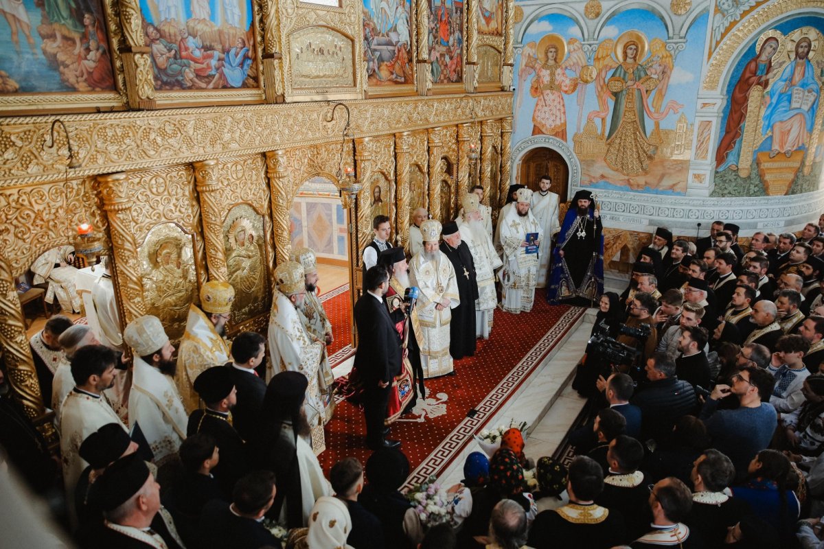 Sălajul şi-a primit noul arhipăstor 327786