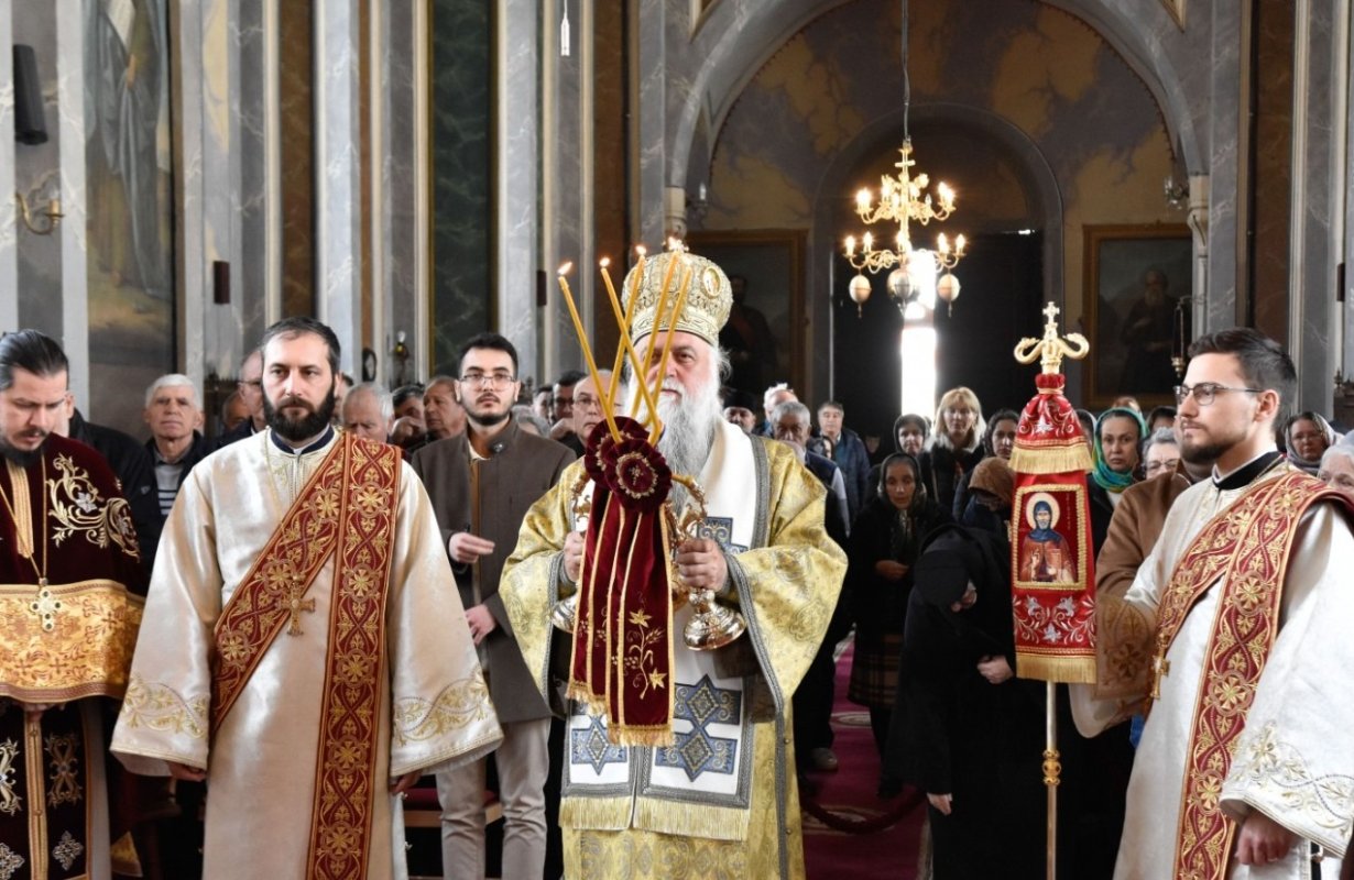 Arhiepiscopul Râmnicului la Mănăstirea Bistrița 327832