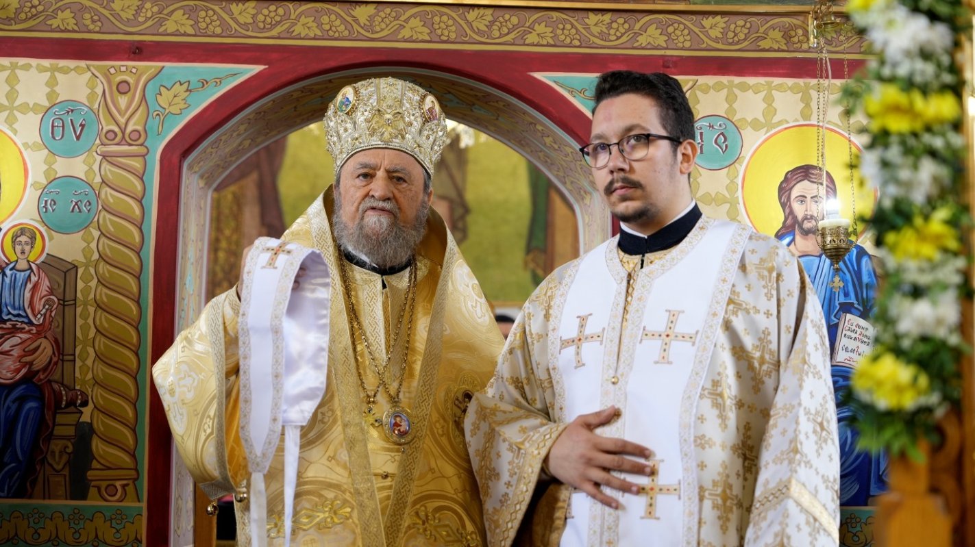 Binecuvântare în două comunităţi din județul Braşov 327809