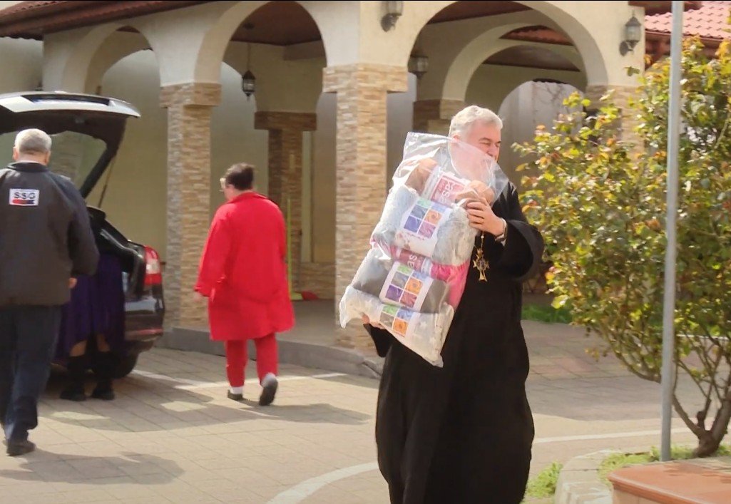 Protoieria Sector 5 a oferit daruri pacienților de la Centrul „Sfântul Nectarie” 327963