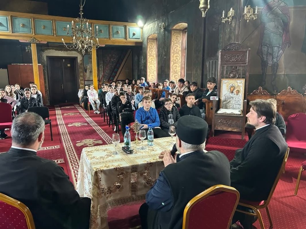 Activități catehetice la o parohie ialomițeană 328021