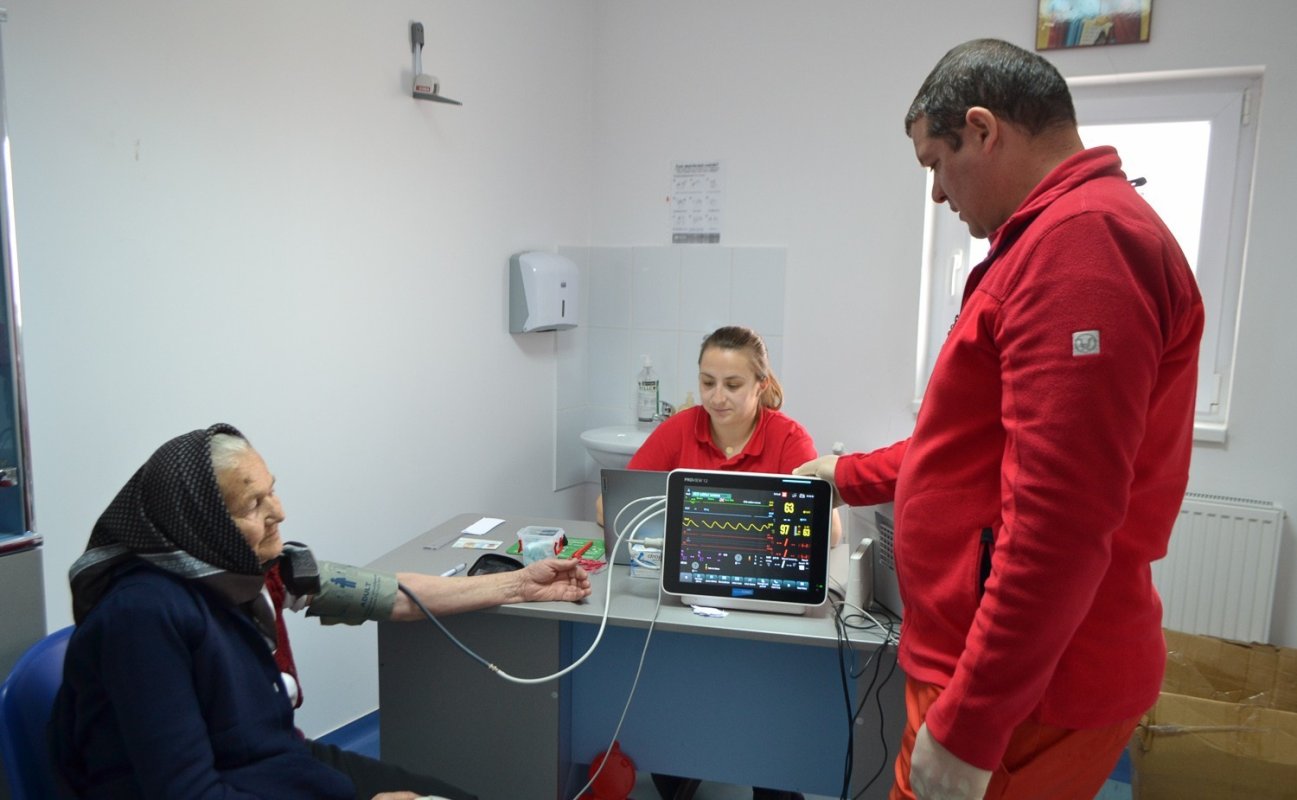 Caravana „Sărbători cu sănătate” la un centru socio-medical din Deva 328004