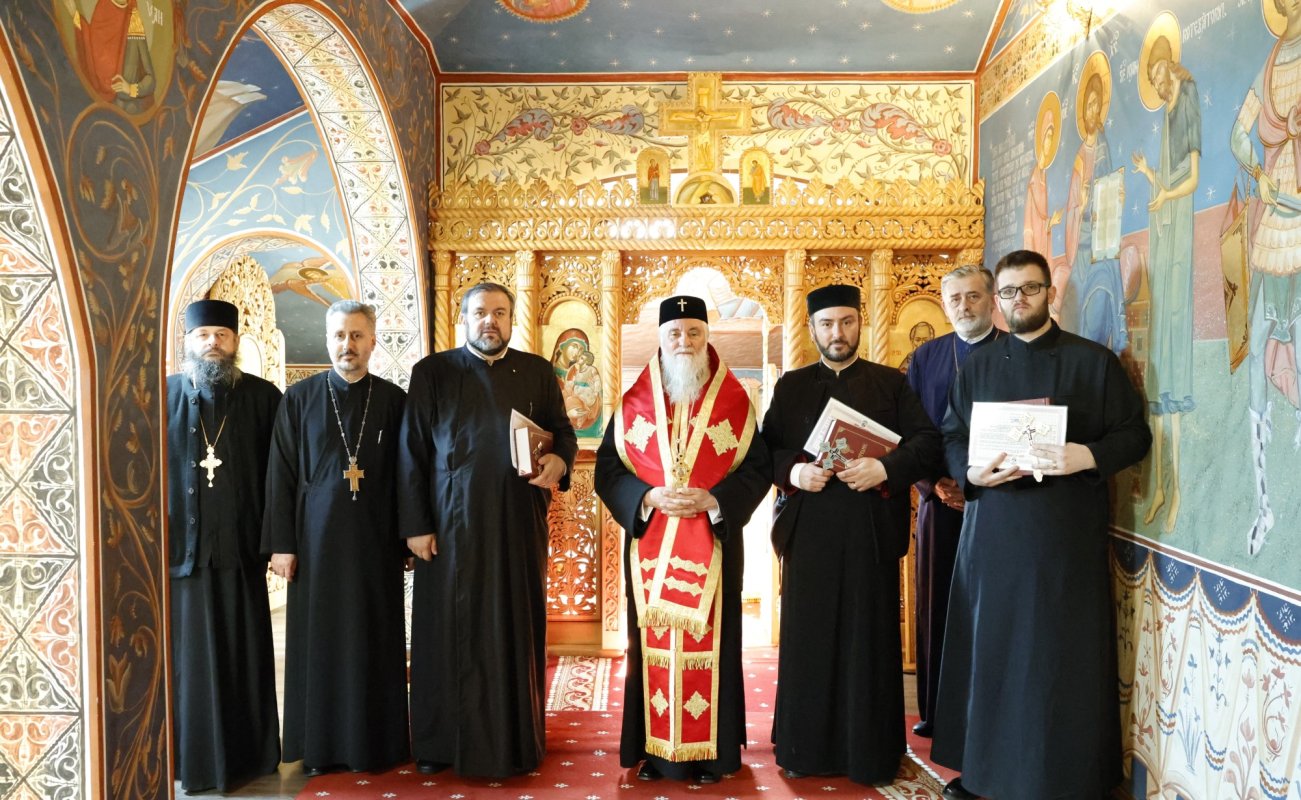 Noi preoţi duhovnici în Arhiepiscopia Craiovei 328008