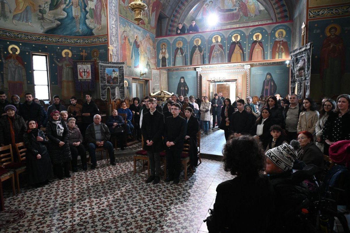 Întâlnire cu Mihai Neșu la Biserica „Izvorul Tămăduirii” din Oradea 328110