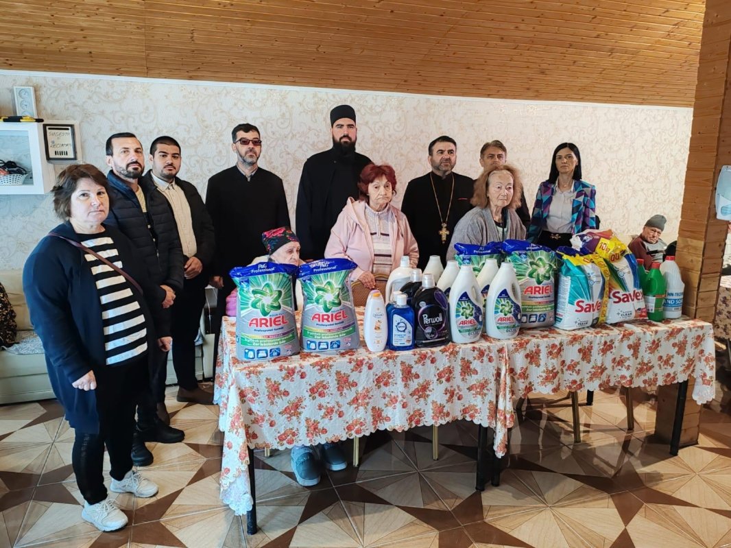 O instituție socială a primit ajutor de la parohii 328106