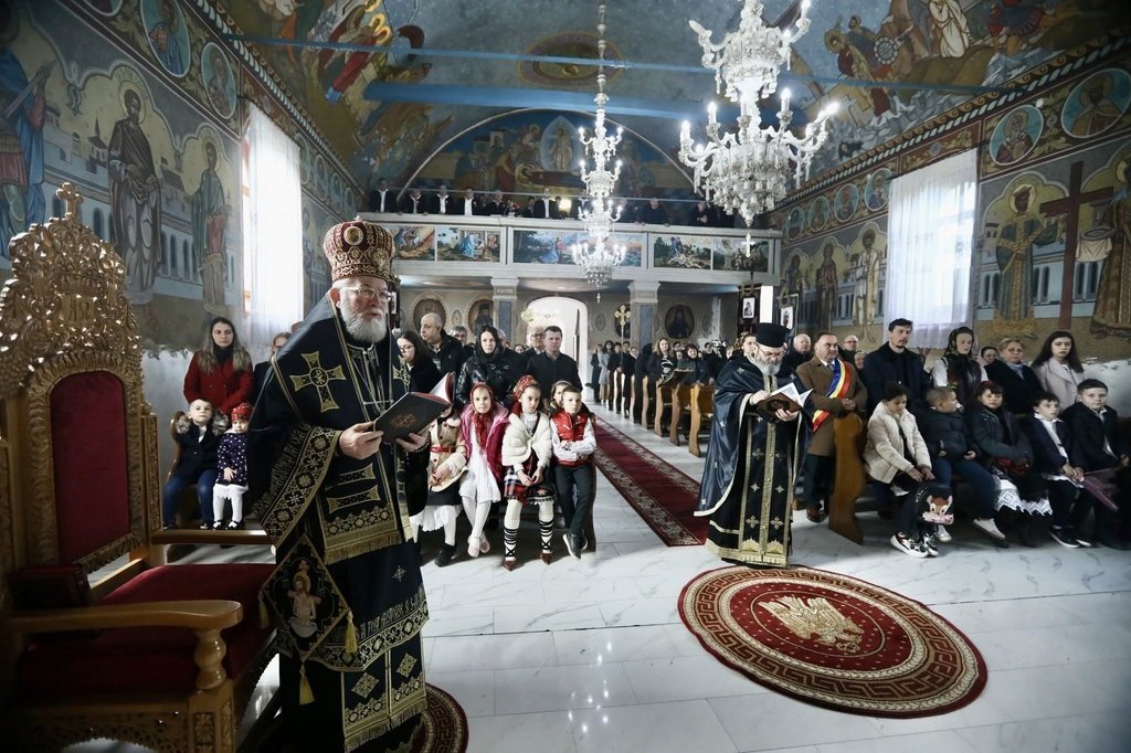 Popas de rugăciune la Parohia Băsești din Maramureş 328108