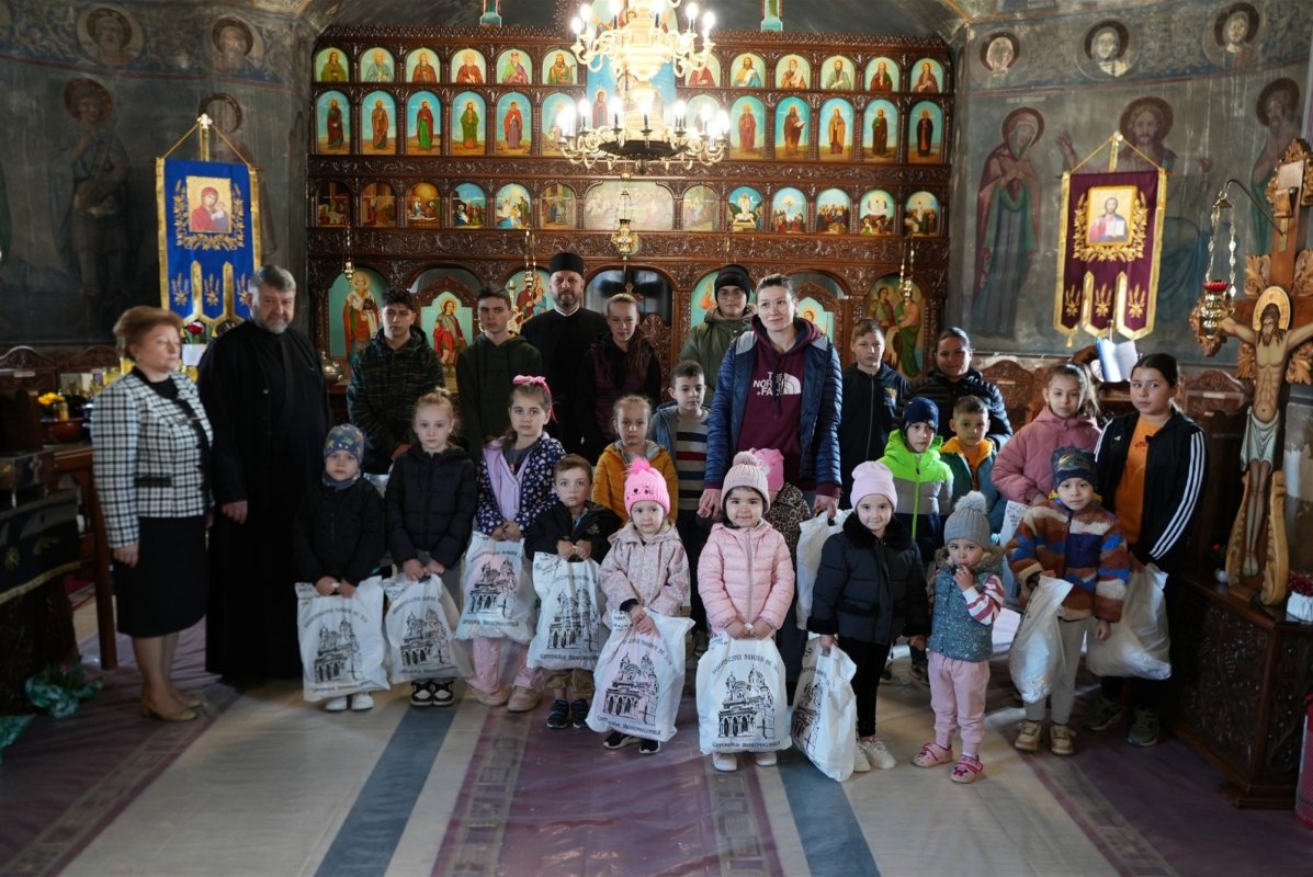 Programul eparhial pentru copii continuă în judeţul Galaţi 328103