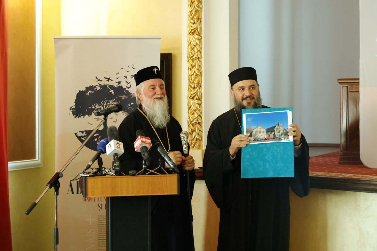 Două biserici donate de Arhiepiscopia Craiovei românilor din Marea Britanie 328201